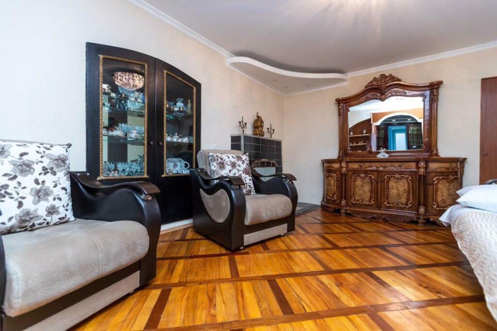 Комфортный Отдых В Сололаки Tiflis Exterior foto